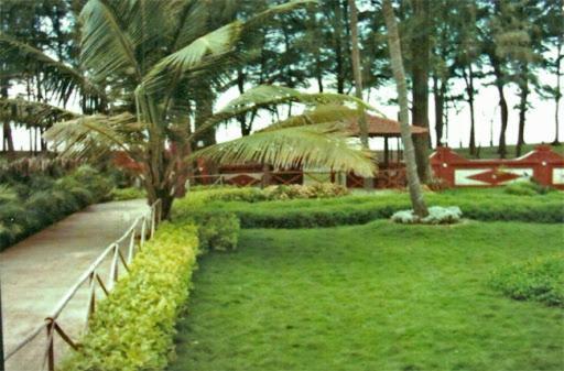 Seawoods Beach Hotel Dahanu Bagian luar foto